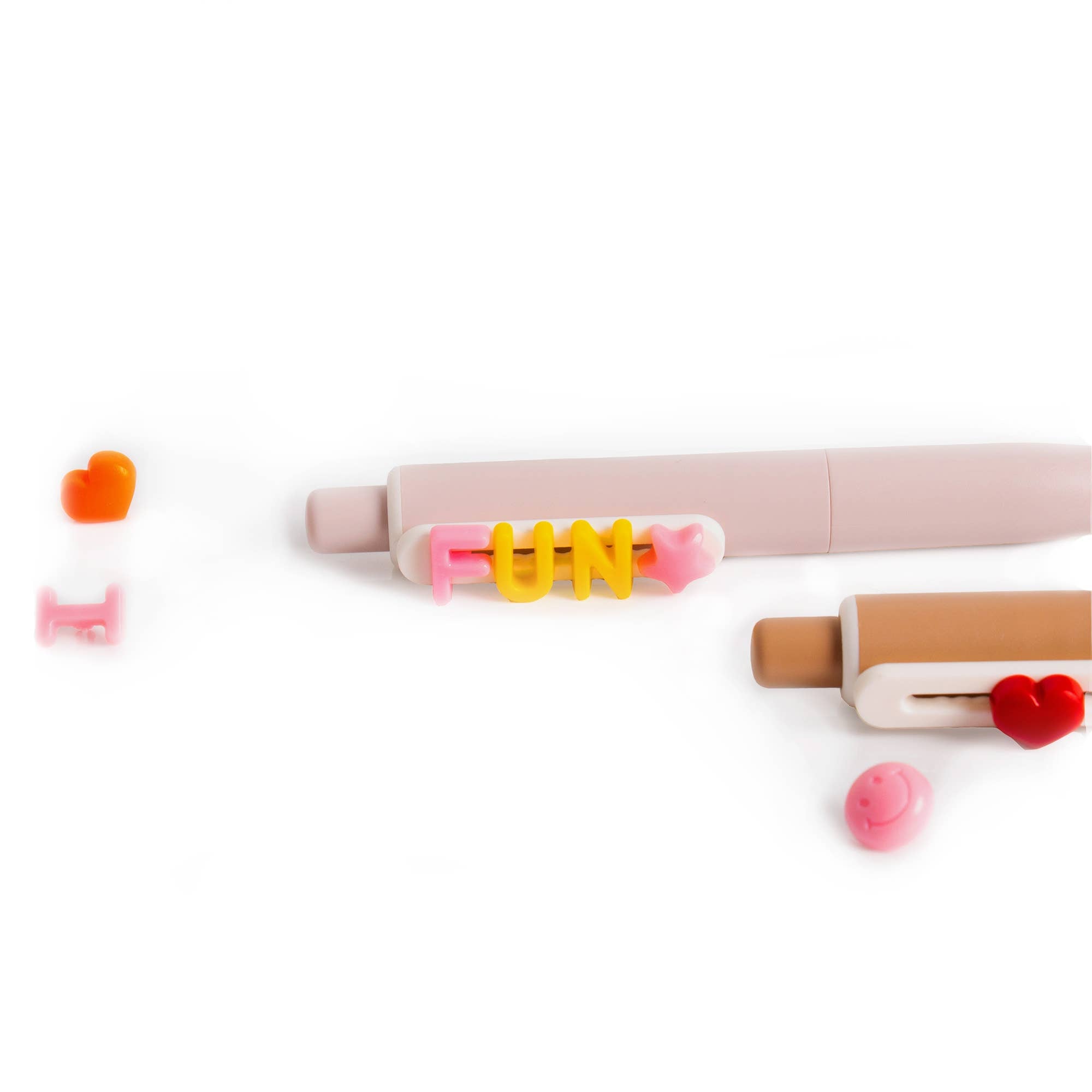 Pennset med bokstäver och figurer – Helio Ferretti